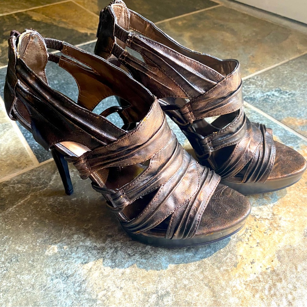 CARLOS SANTANA bronze strappy 4-inch heels women's 8